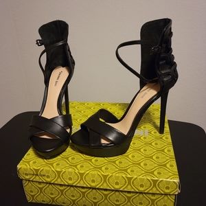 Gianni Bini 9.5 Black, heels